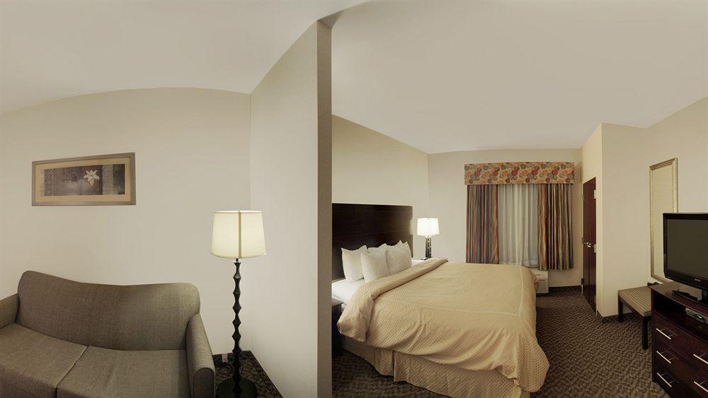 Cicero Grand - Syracuse North Hotel Room photo